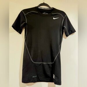 Nike Men’s Pro Combat Dri Fit size small men’s workout top